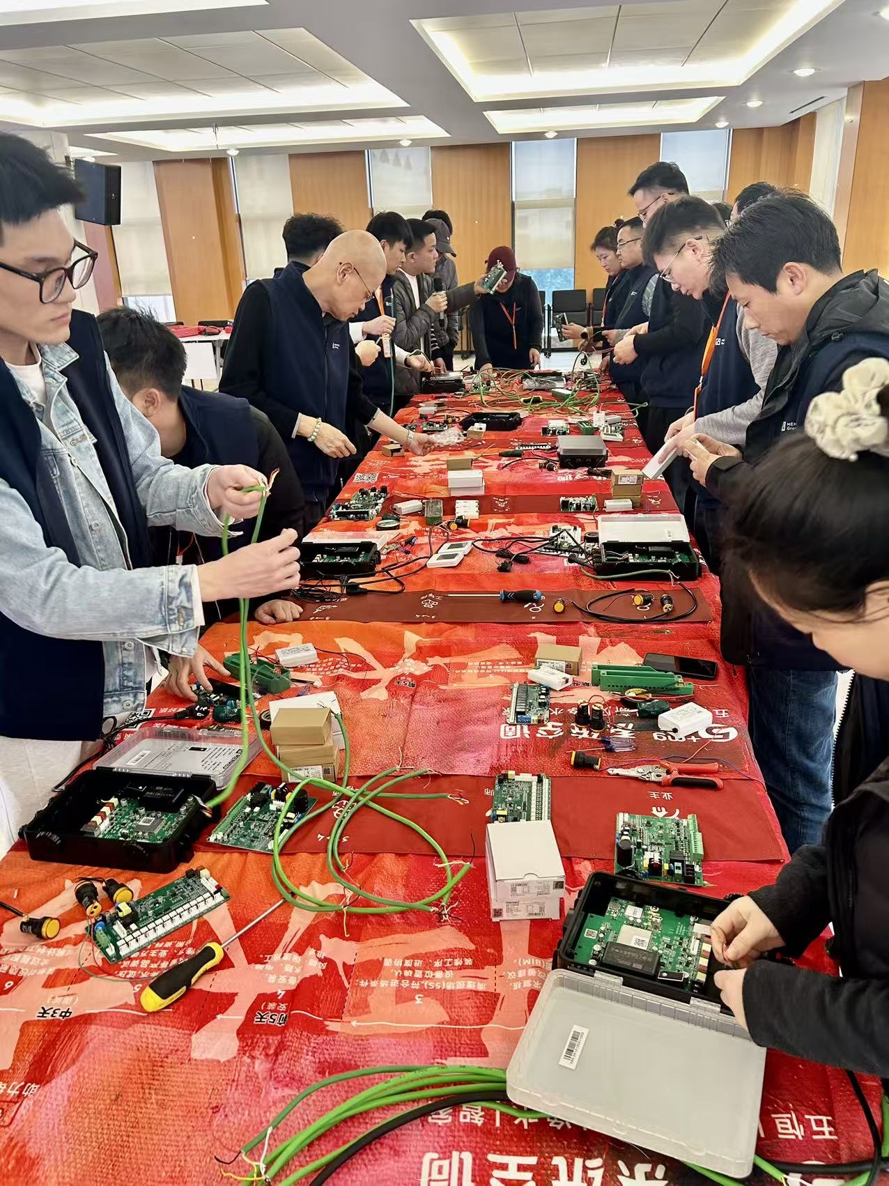 EEH五恒工程师2505期圆满收官|年末收官进阶,从技术到认知的深度打磨(图1) ad6bf4f6bf0c28797fa9bed190c8af68.jpg