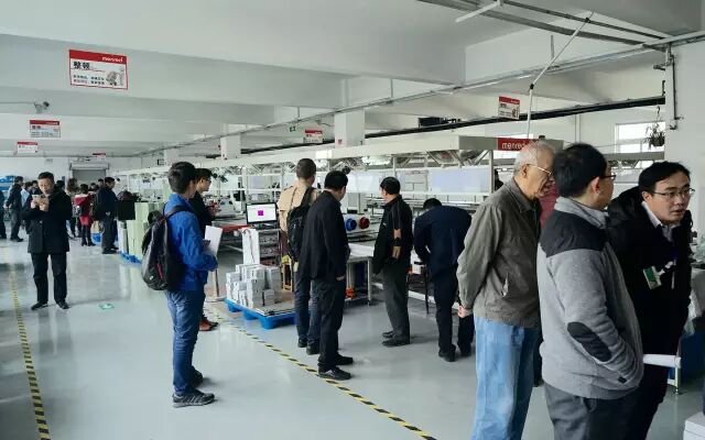 中国《新风净化机》《商业空气净化器》第三次工作会议在曼瑞德/隆重召开(图5) 微信图片_2026-08-28_155147_410.jpg